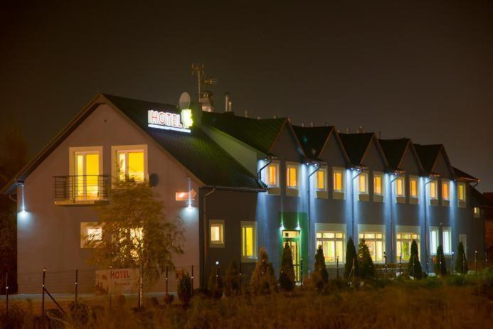 Hotel Wena Kielce Ngoại thất bức ảnh